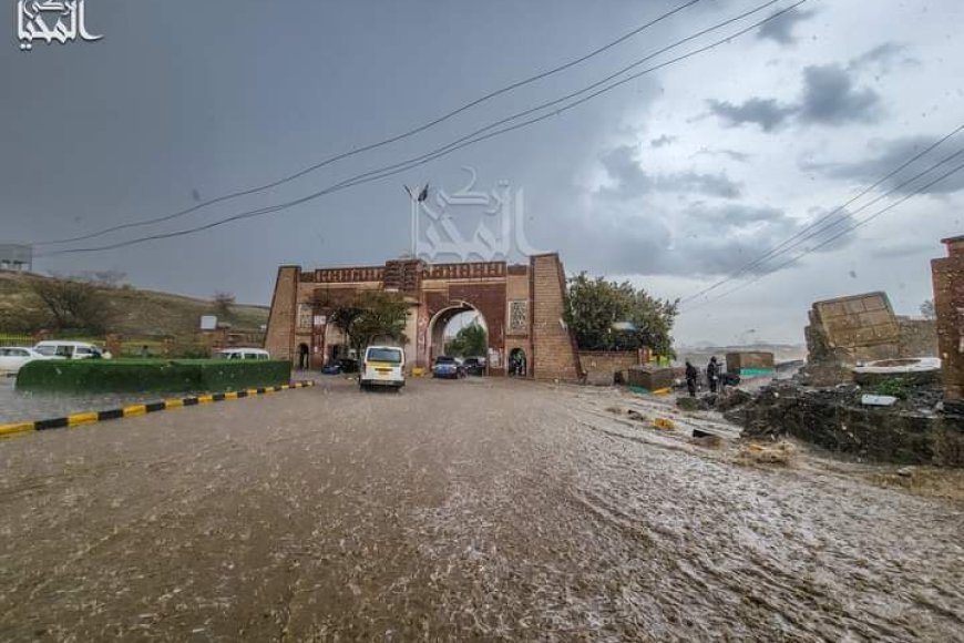 يحدث الان..سيول كبيرة تغرق شوارع صنعاء (صورة)