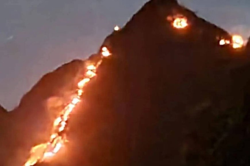 عاجل: حريق هائل يلتهم أجزاء من جبل ملحان في محافظة المحويت(صورة أولية)