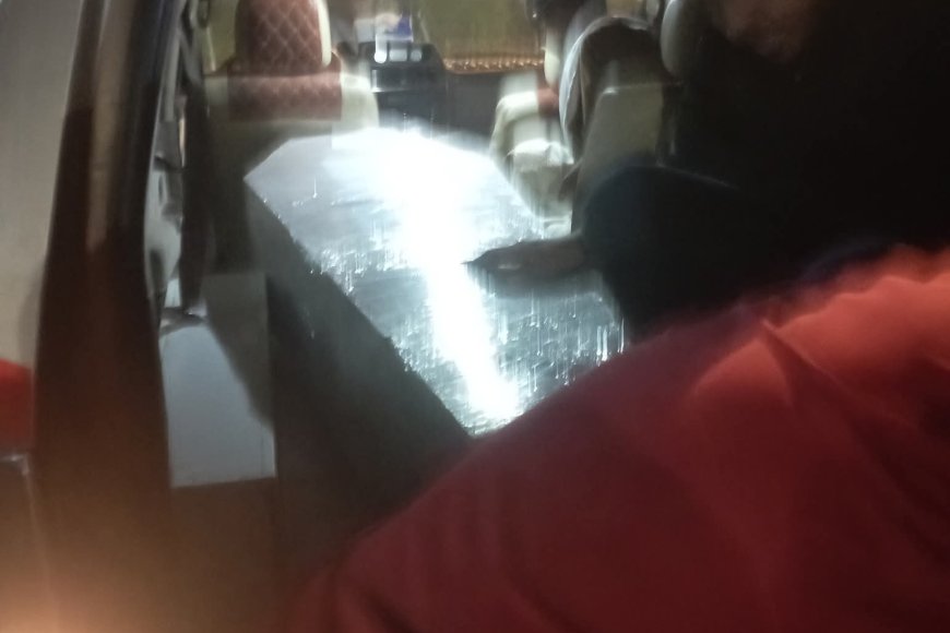 عاجل: لحظة حزينة..وصول جثمان الصحفي سالم الفراص قادما من الهند إلى التواهي