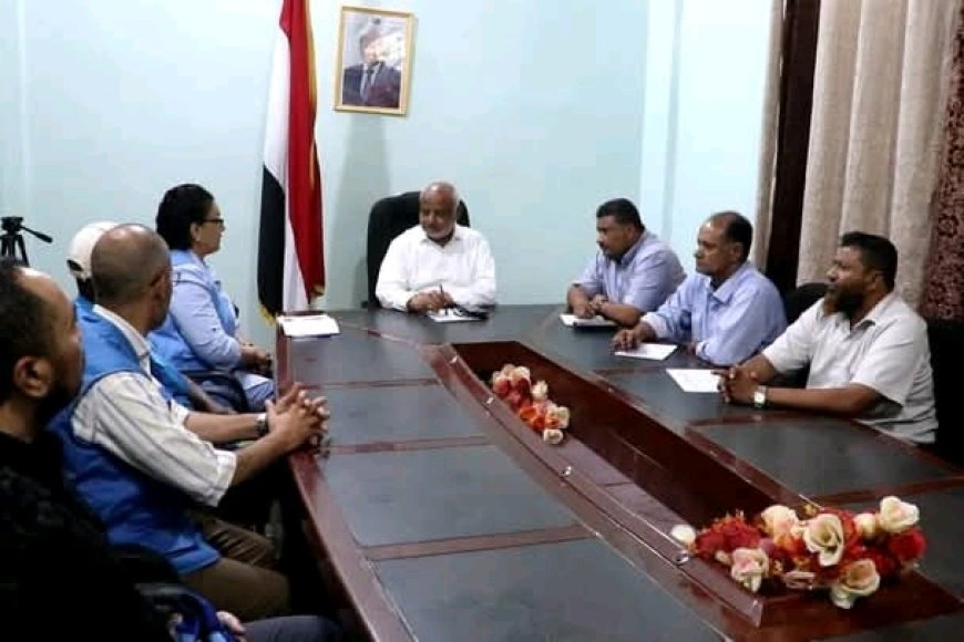 محافظ الحديدة يبحث مع بعثة"أونمها" سرعة فتح طريق "حيس – الجراحي"..