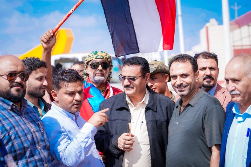 عاجل: توجيهات عاجلة من مديري المنصورة والشيخ عثمان بنصب4 خيام للاعتصام في ساحة العروض بعدن