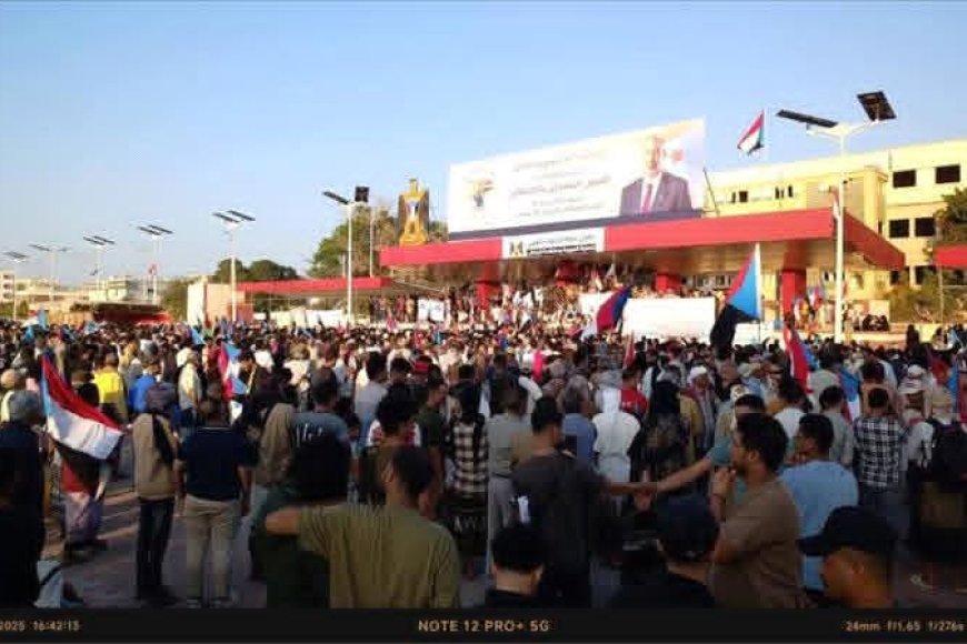 مشهد جماهيري متصاعد… ساحة العروض تمتلئ بالمعتصمين للمطالبة باستقلال الجنوب