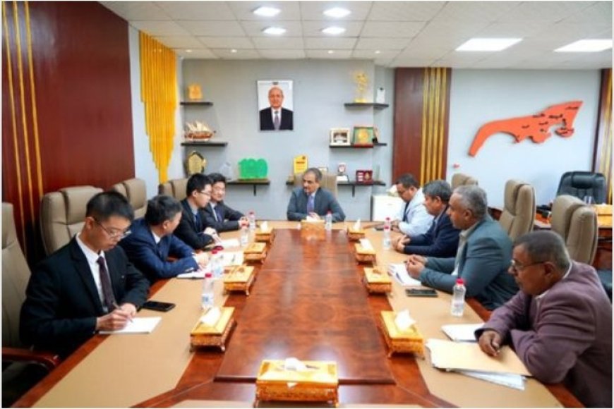 وزير الدولة محافظ العاصمة عدن وشاو تشنغ يبحثان تعزيز العلاقات اليمنية الصينية ..