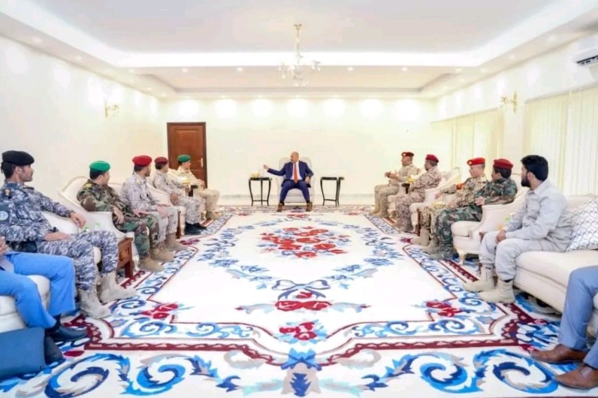 خلال لقاءه قيادات جبهتي مريس وحجر : الرئيس الزُبيدي: إجراءات حضرموت والمهرة لتأمين الجنوب والوجهة نحو صنعاء