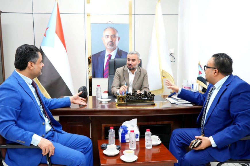 رئيس هيئة الإعلام والثقافة يناقش مع نائب وزير الإعلام والثقافة والسياحة آليات التعاطي الإعلامي مع التطورات على الساحة الجنوبية
