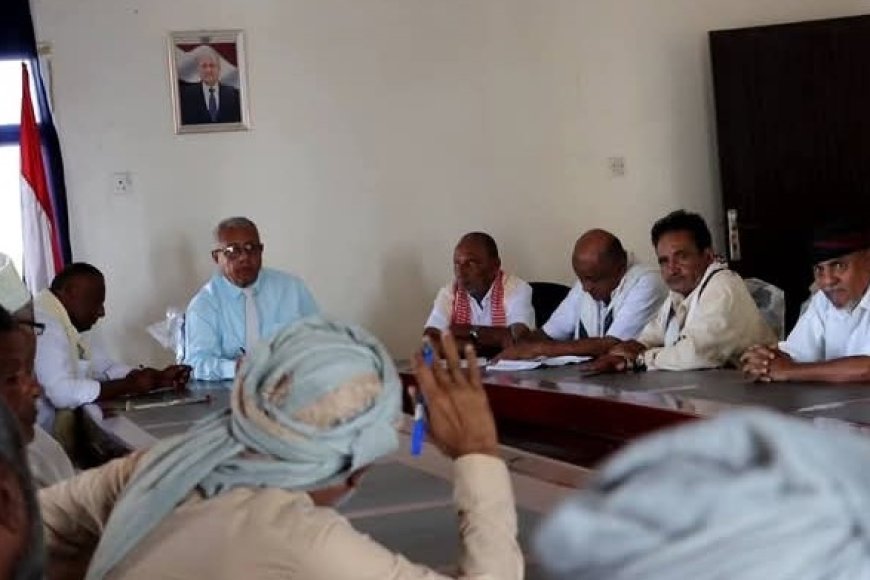 السلطة المحلية في حيس تناقش الوضع الصحي والبيئي وإحتياجات المديرية...