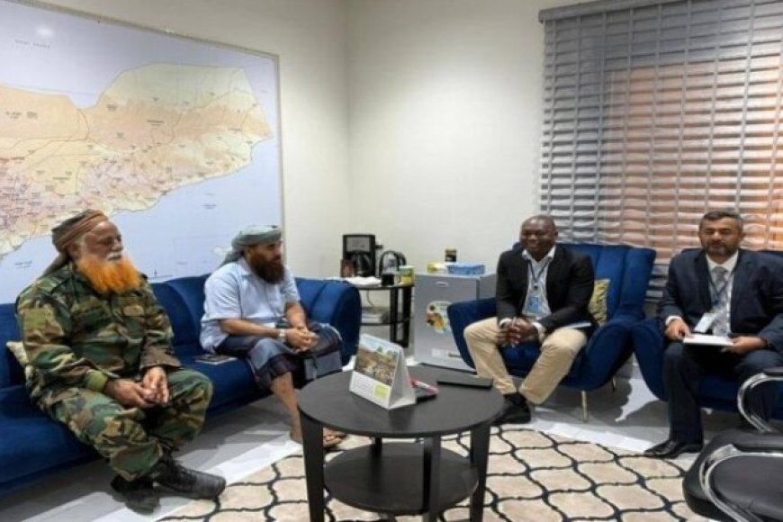 قائد الفرقة الثانية عمالقة يؤكد حرصه على توفير بيئة آمنة ومستقرة تسهم في دعم عمل المنظمات الدولية في المناطق المحررة.. ..