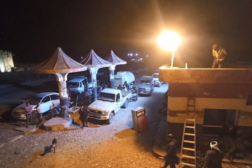 بجهود شركة النفط والبرنامج السعودي.. بدء بيع البنزين في محطات سقطرى