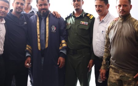 جامعة عدن تمنح الباحث منصب الضحاك الماجستير بامتياز من كلية الحقوق