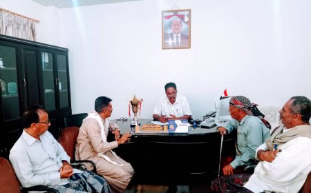 مدير عام مديرية حريضة يلتقي فريق المؤسسة العامة للكهرباء فرع وادي حضرموت