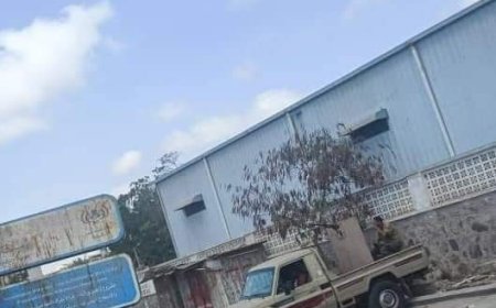 في مثل هذا الشهر من العام الماضي..البيشي يطيح بمديرة مستشفى الصداقة واليوم يقوم بتغيير مدير مركز الأطراف الصناعية في عدن