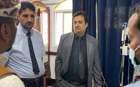 إدارة بنك القاسمي للتمويل الأصغر الإسلامي بعدن تطمئن على صحة الطفلة ماجدة عادل وتقدم لها مساعدة مالية سخية