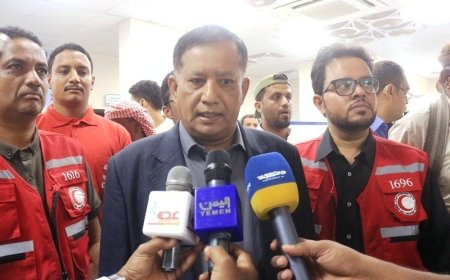 فيما تنفذه جمعية الهلال الاحمر اليمني بحضرموت بتمويل من الهلال الاحمر التركي :  البدء بإجراء عمليات ازالة المياه البيضاء للمستفيدين من مخيم العيون المجاني بمستشفى رؤية بسيئون