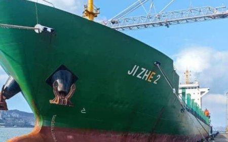 محطة عدن للحاويات تستقبل الباخرة JI ZHE2 في أولى رحلاتها تدشيناً لرحلات الخط الملاحي الصيني PEAK المباشر لميناء عدن