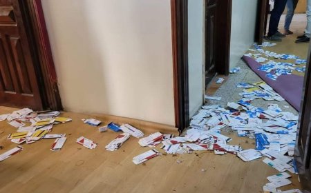 بأكثر من 5 أطقم عسكرية..مسلحون يقتحمون الهئية العليا للأدوية في تعز والسبب لا يصدق (صور)