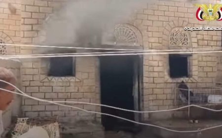 عاجل: حالة وفاة جراء التهام حريق هائل لمنزل في الحديدة (صورة)