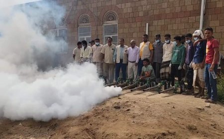 تدشين حملة الرش الضبابي لمكافحة البعوض في مديرية حيس