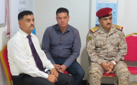 بصوره مفاجئة الفريق الداعري يتفقد المتدربين بالجودة الشاملة بالخدمات الطبية العسكرية في مستشفى عبود بعدن 