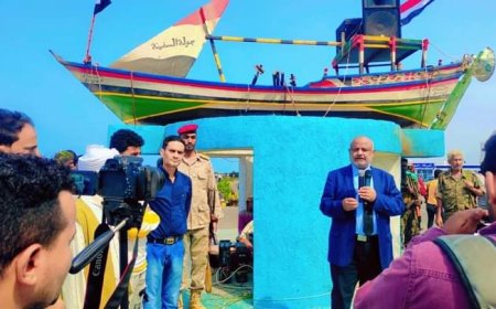 عاجل:كلمة قوية يطلقها محافظ الحديدة أثناء الوقفة الاحتجاجية بمدينة الخوخة (تعرف عليها)