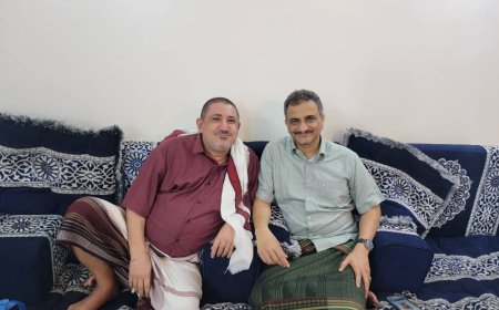 المناضل أديب العيسي يلتقي محافظ العاصمة عدن ويؤكدان على أهمية الشراكة الوطنية الجنوبية