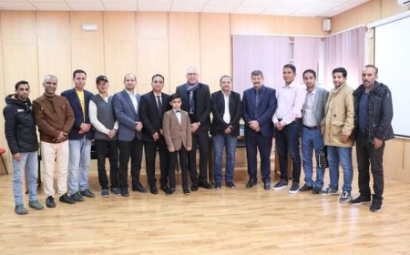 جامعةٌ تُونسيّةٌ تمنحُ باحثا يمنيًّا الدكتوراه بامتيازٍ وتُوصي بطباعةِ أطروحته