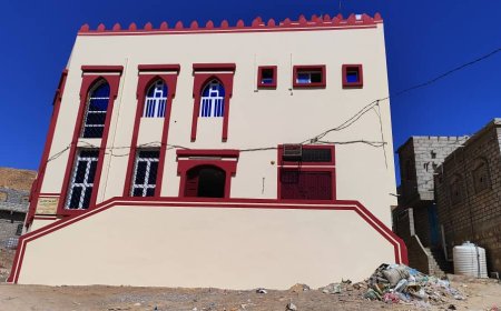 جمعية التكريم لتعليم القرآن الكريم تفتتح مسجد رضا الوالدين بحي السقاطرة بمنطقة الديس بالمكلا