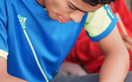 لاعب يمني يتألم بصمت اكلوني لحم ورموني عظم..بهذه العبارات نجم منتخبنا الوطني يشكو ماوصل إليه (صورة محزنة )