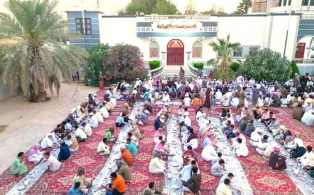 الشيخ يحيى باجري ينظم أمسية رمضانية ومأدبة إفطار في قصره العامر بمدينة بور التاريخية