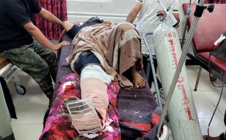 عاجل:جرحى جراء قنص حوثي على مواطنين في تعز (ثورة)