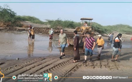 عقب هطول الأمطار الغزيرة..المهندس معين الماس يشرف على إزالة أضرار السيول وفتح الطرق في أبين 