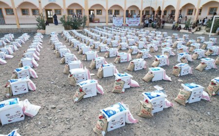 قوات درع الوطن تسير قافلة غذائية لأهالي المسيمير بلحج