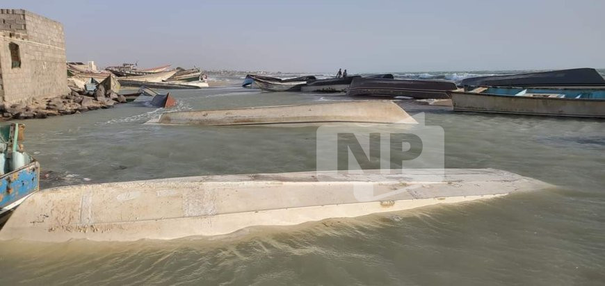 عاجل: رياح شديدة تغرق قوارب الصيادين في الحديدة (صور)