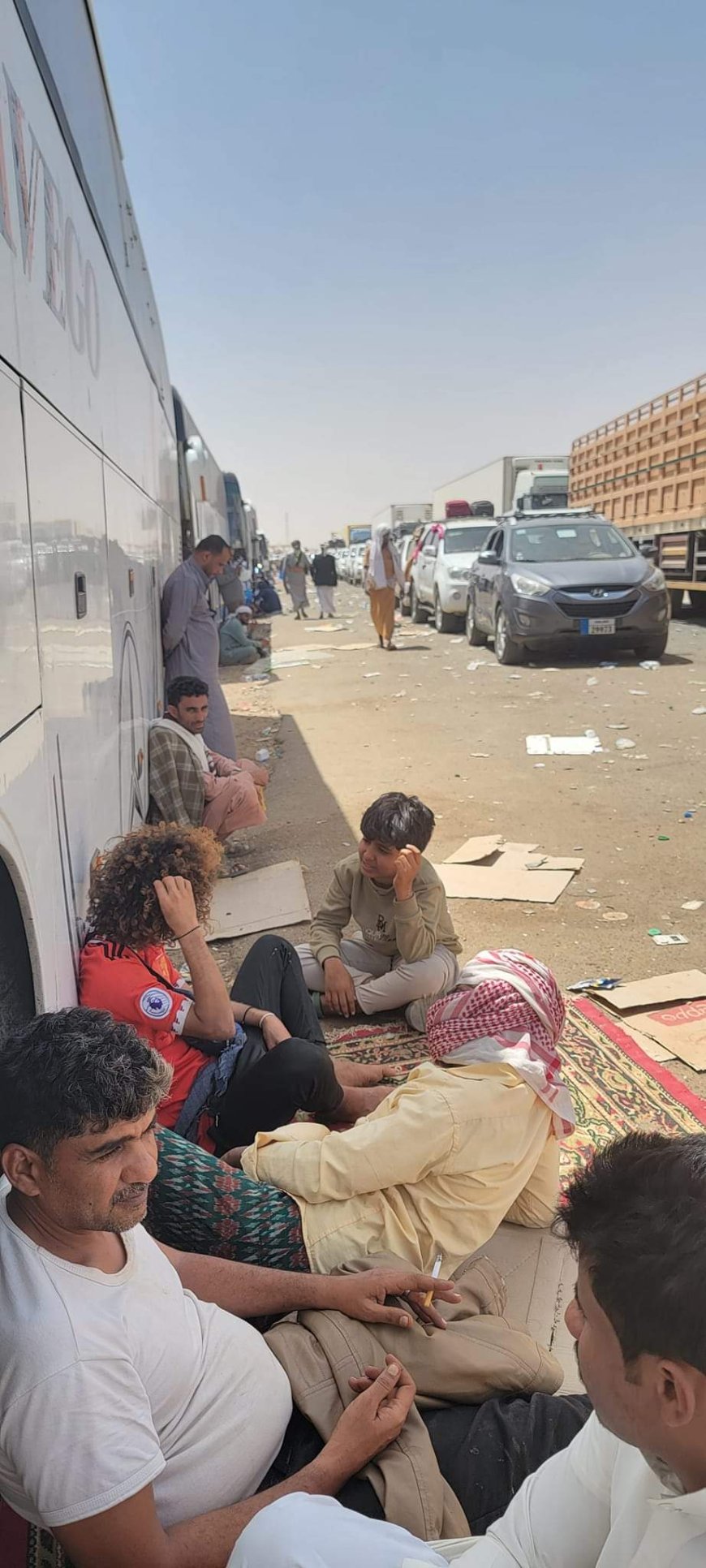 صورة وحدث..مشهد محزن لوضع اليمنيين في منفذ الوديعة الحدودي 