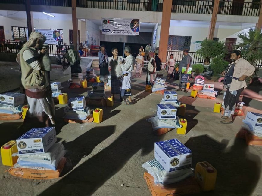 نيران سوقي تنفذ نزولاً ميدانياً للأشراف على توزيع هدية الرئيس في العاصمة عدن