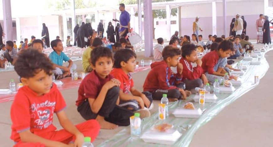 مؤسسة إثراء تنظم إفطار للأيتام وأسرهم في عدن