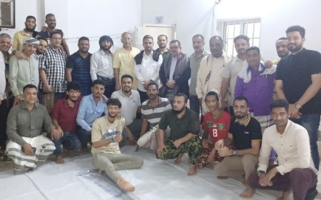 رئيس اليمنية يشارك الموظفين مائدة إفطار رمضانية
