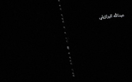 عاجل :ظهور جسم غريب في سماء تعز (صورة)