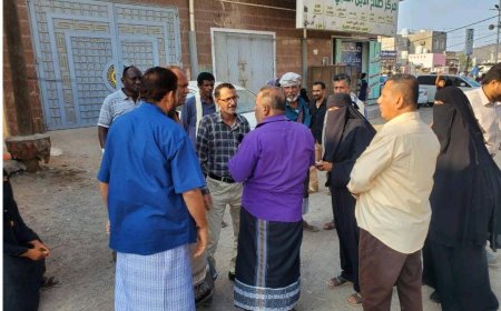 بعد الابلاغ عن حالة كوليرا بمنطقة صلاح الدين .. مكتب الصحة بالبريقة يزور المنطقة ويتابع الحالة 