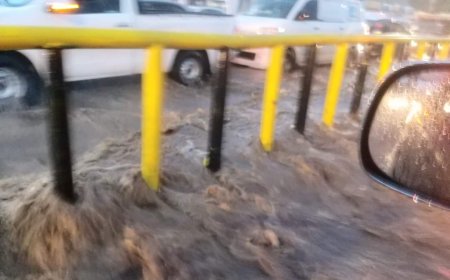 يحدث الان..سيول كبيرة بشارع الستين في صنعاء (صور)