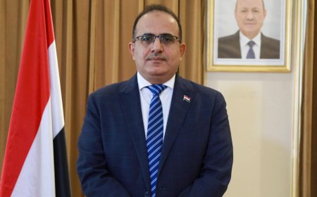 وزير الصحة يهنئ رئيس وأعضاء مجلس القيادة الرئاسي بعيد الفطر المبارك