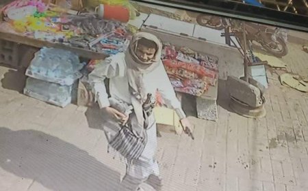 أخذه كمشوار من الحوطة إلى صبر.. مسلح يصادر دراجة نارية على فقير من لحج (تعرف على تفاصيل الحادثة)