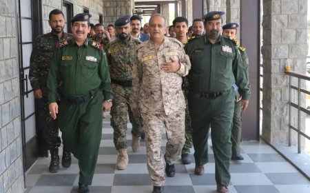 وزير الداخلية يزور مقر الأكاديمية العسكرية العليا بعدن ويشيد بأدوارها في تأهيل الضباط