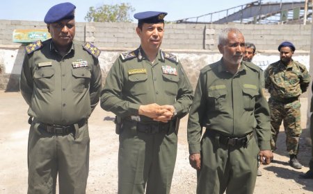 وكيل وزارة الداخلية يطلع على سير العمل في مصلحة الدفاع المدني بعدن