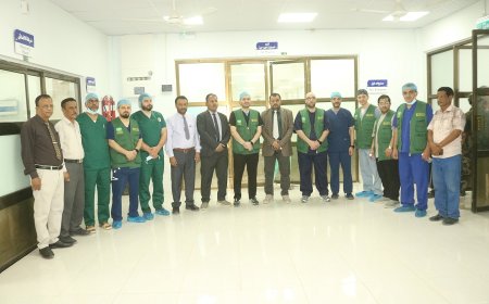 الوكيل العامري يطلع على سير عمل مخيّم المشروع الطبي التطوعي لجراحة المفاصل ومضاعفات الكسور بهيئة مستشفى سيئون