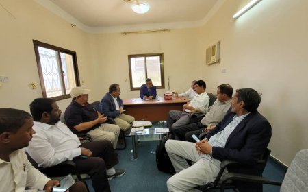 بتوجيهات من الوزير السقطري      وكيل وزارة الزراعة والأسماك يتفقد المؤسسة العامة لإكثار البذور ومحطة البحوث الزراعية ومؤسسة الرضا بوادي حضرموت