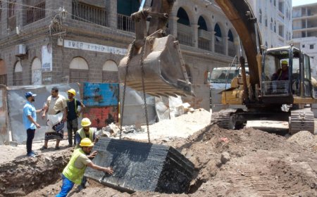 مدير عام صيرة يتفقد مشروع تصريف مياه الأمطار الممول من البنك الدولي