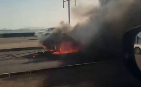 عاجل:احتراق سيارة في الخط البحري عدن (صورة)