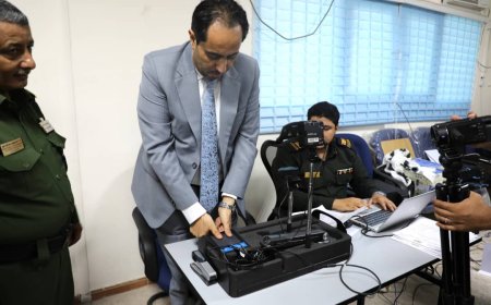 وزير الشباب والرياضة يدشن إصدار البطاقة الشخصية الذكية لمنتسبي ديوان الوزارة ومكتبها بعدن