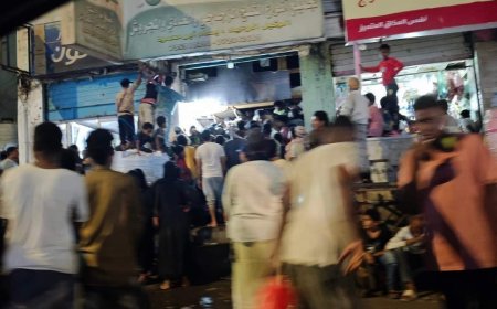 طوابير بحثاً عن الثلج في عدن (صور)