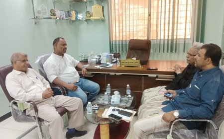 الجمحي يلتقي المدير العام لمديرية دوعن لمناقشة اوضاع القطاع الصحي بالمديرية  